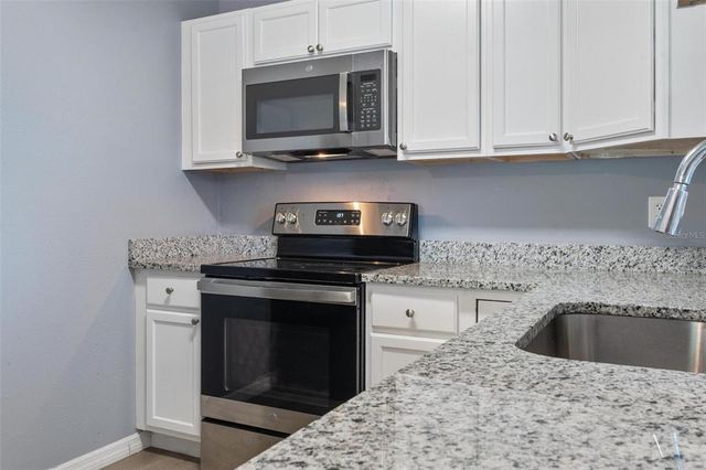 14734 11TH STREET, Dade City, FL 33523