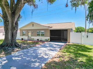 14734 11TH STREET, Dade City, FL 33523