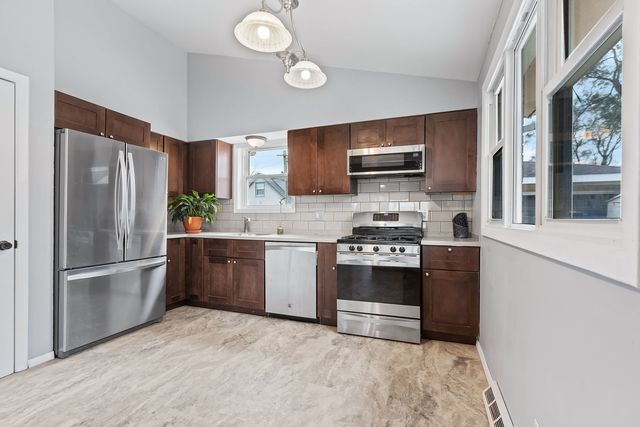 9907 W Fullerton Avenue, Melrose Park, IL 60164