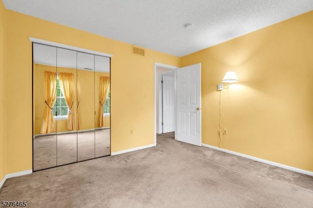 709 Dunn Cir, Bridgewater Twp., NJ 08807