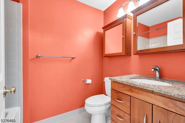 709 Dunn Cir, Bridgewater Twp., NJ 08807