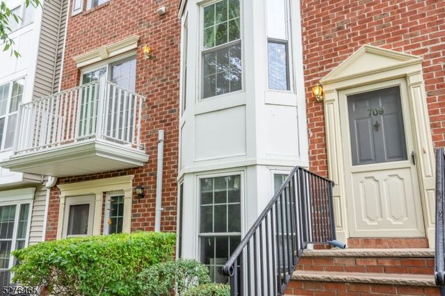 709 Dunn Cir, Bridgewater Twp., NJ 08807