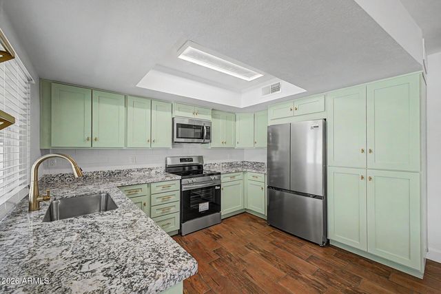 18250 N 39th Avenue, Glendale, AZ 85308