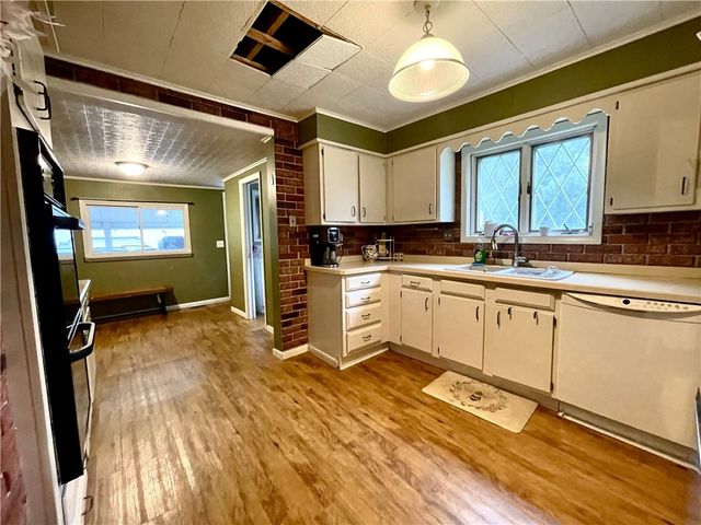457 North Seward Avenue, Auburn, NY 13021