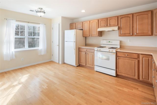 121 Northview Court, Peekskill, NY 10566