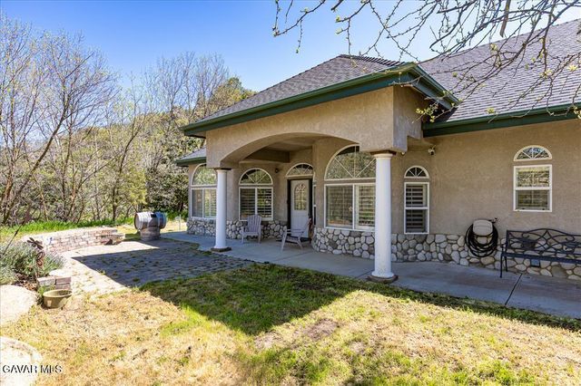 26050 Cumberland Road, Tehachapi, CA 93561