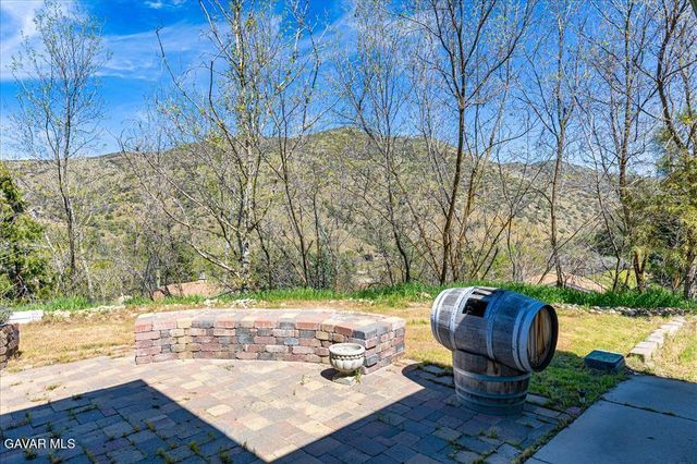 26050 Cumberland Road, Tehachapi, CA 93561
