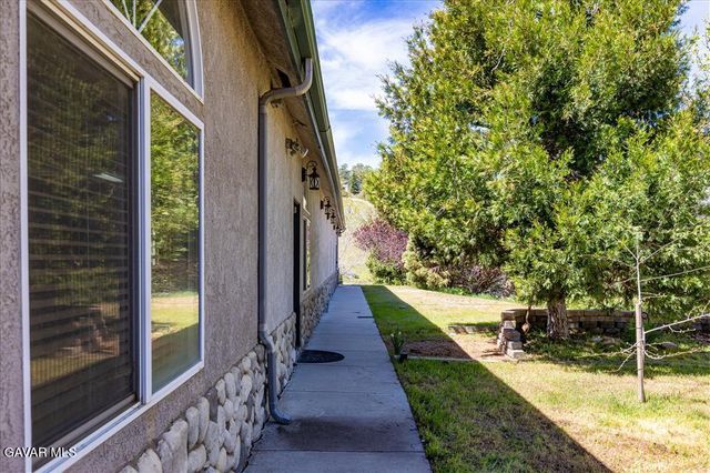 26050 Cumberland Road, Tehachapi, CA 93561