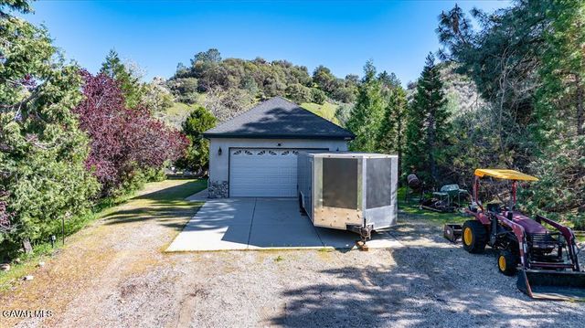 26050 Cumberland Road, Tehachapi, CA 93561