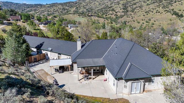 26050 Cumberland Road, Tehachapi, CA 93561