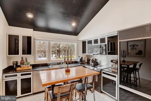 58 SUTPHIN PNES PNES, Yardley, PA 19067