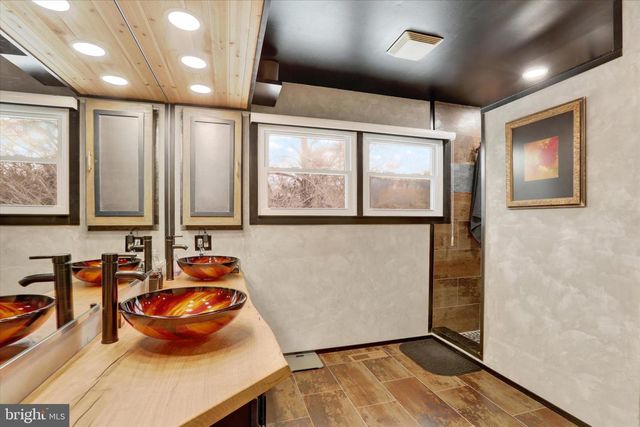 58 SUTPHIN PNES PNES, Yardley, PA 19067