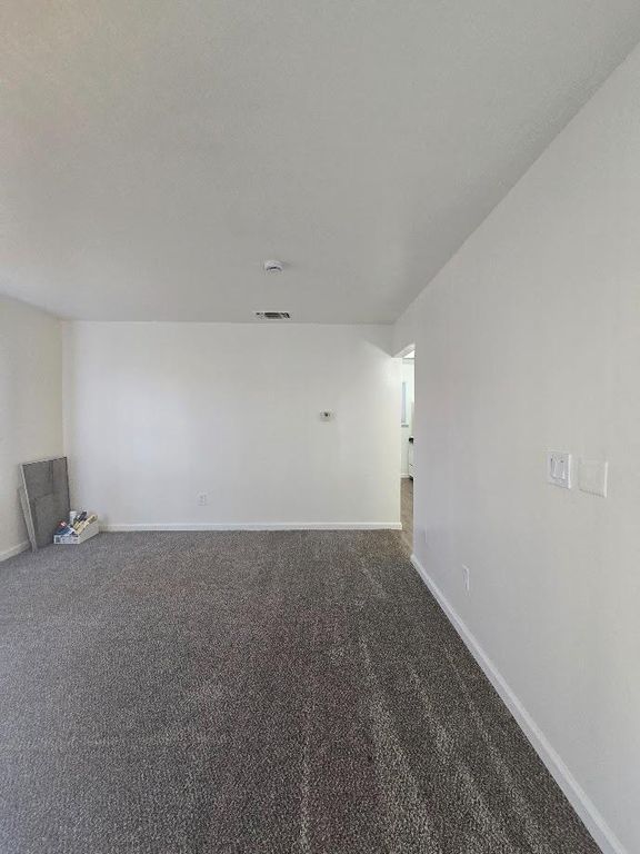 Image 14 of property listing at 217 E Tuolumne Street, Fresno, CA 93706