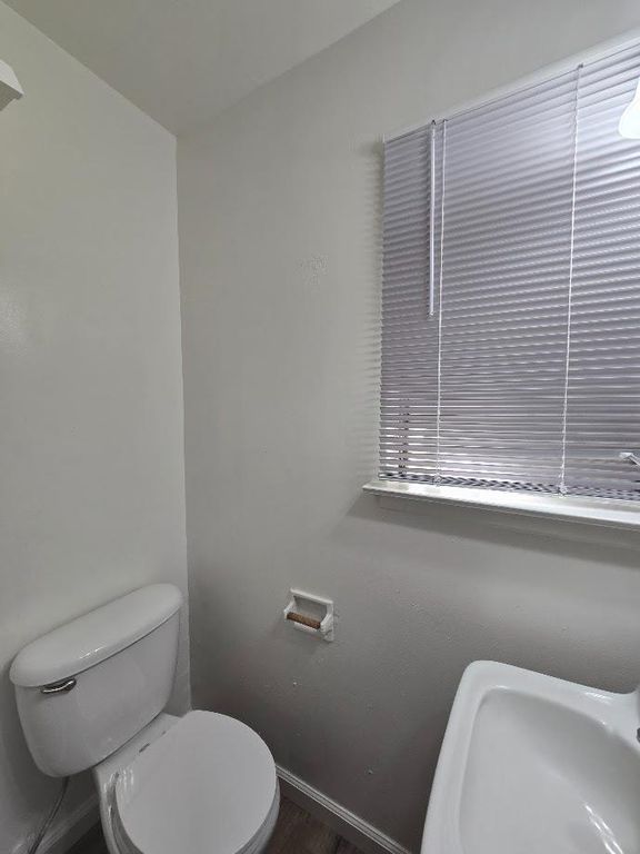 Image 16 of property listing at 217 E Tuolumne Street, Fresno, CA 93706