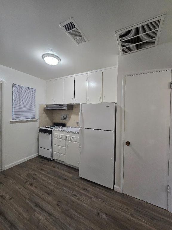 Image 17 of property listing at 217 E Tuolumne Street, Fresno, CA 93706