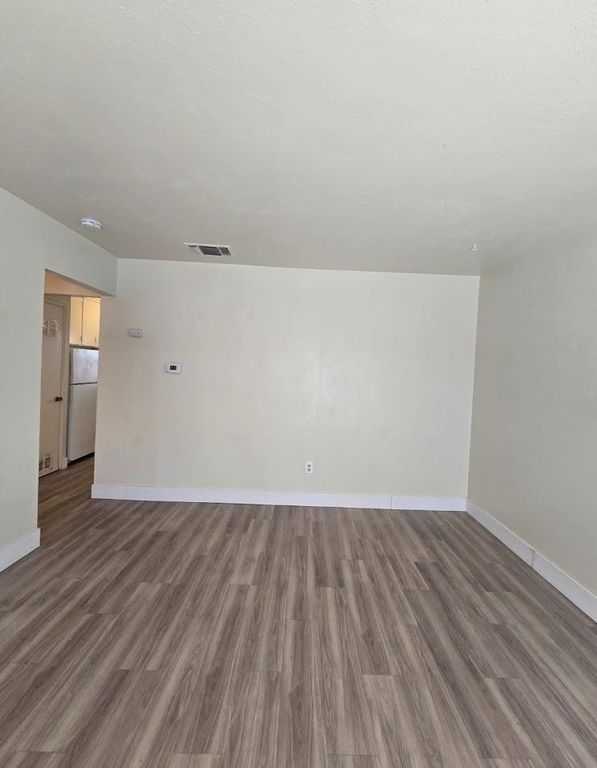 Image 23 of property listing at 217 E Tuolumne Street, Fresno, CA 93706