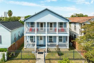 1418 Avenue M 1/2, Galveston, TX 77550