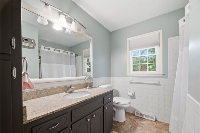 7006 E Stonegate St, Wichita, KS 67206