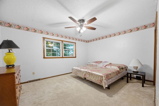 7006 E Stonegate St, Wichita, KS 67206