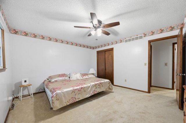 7006 E Stonegate St, Wichita, KS 67206