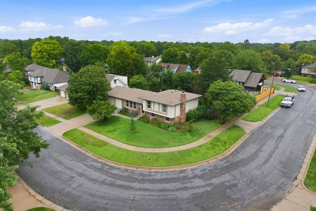 7006 E Stonegate St, Wichita, KS 67206