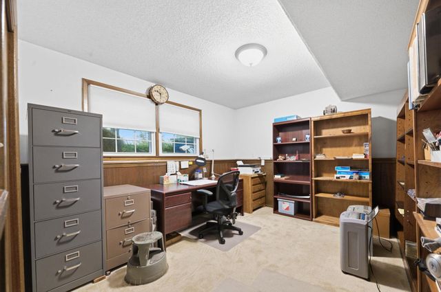 7006 E Stonegate St, Wichita, KS 67206