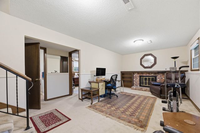7006 E Stonegate St, Wichita, KS 67206