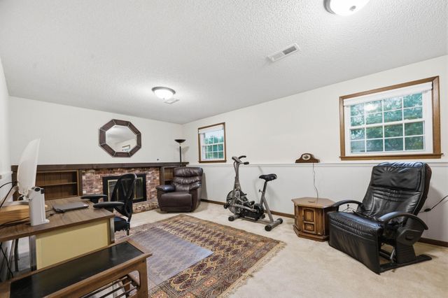 7006 E Stonegate St, Wichita, KS 67206