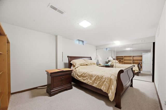 7006 E Stonegate St, Wichita, KS 67206