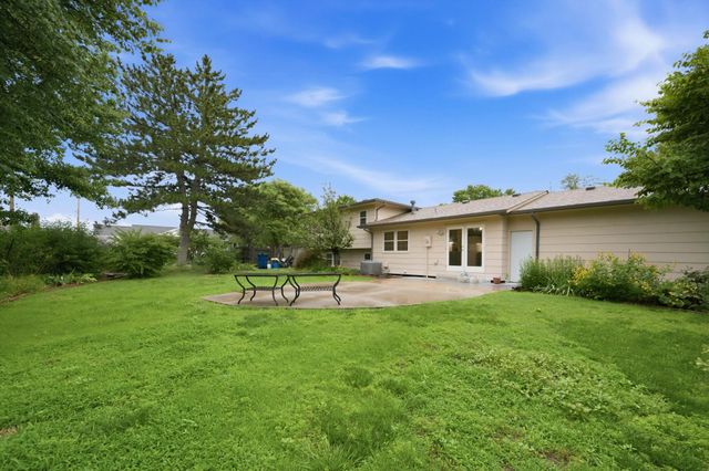 7006 E Stonegate St, Wichita, KS 67206