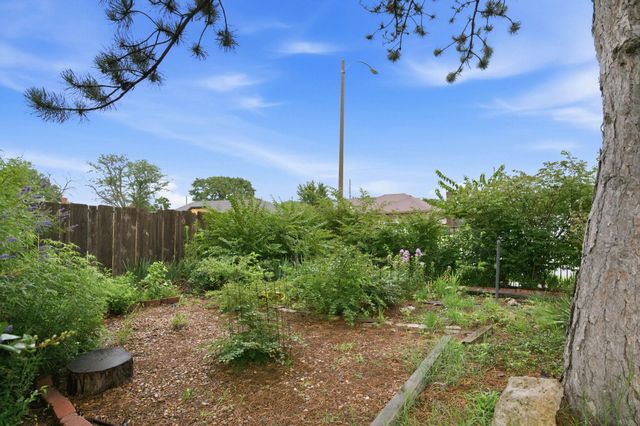 7006 E Stonegate St, Wichita, KS 67206