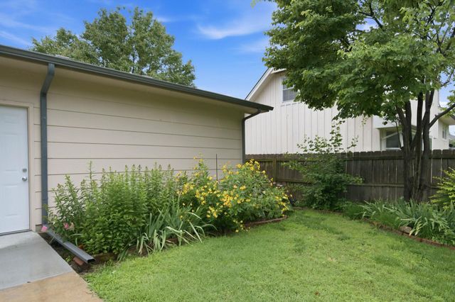 7006 E Stonegate St, Wichita, KS 67206