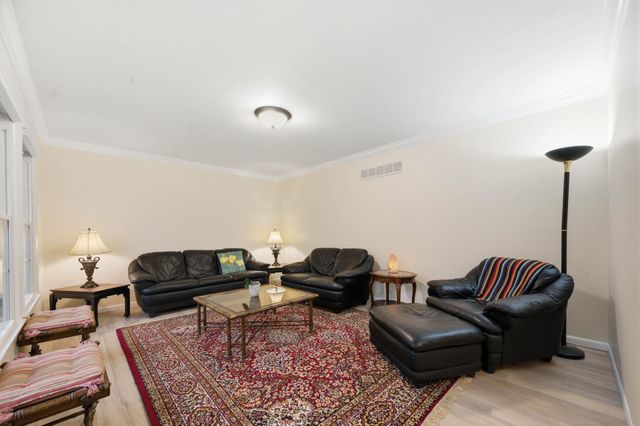 7006 E Stonegate St, Wichita, KS 67206