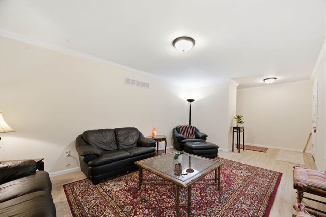 7006 E Stonegate St, Wichita, KS 67206