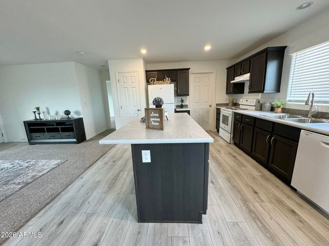 22428 W CHERI ANN Lane, Wittmann, AZ 85361