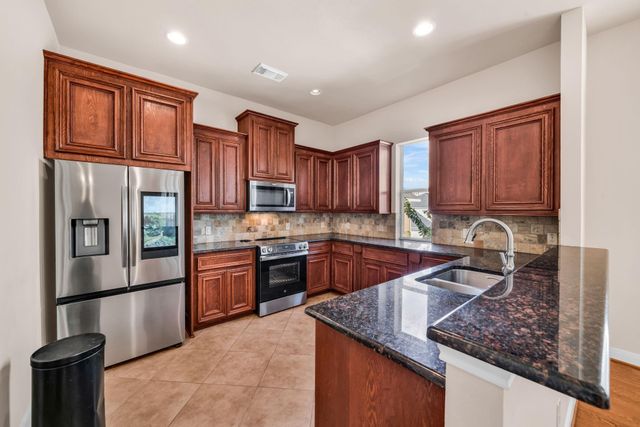 1607 W Dallas Street E, Houston, TX 77019