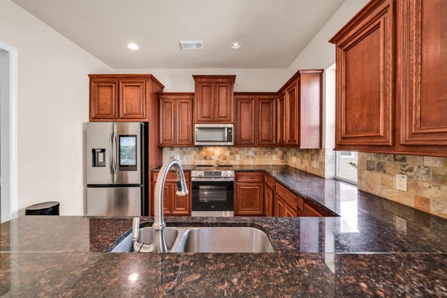 1607 W Dallas Street E, Houston, TX 77019