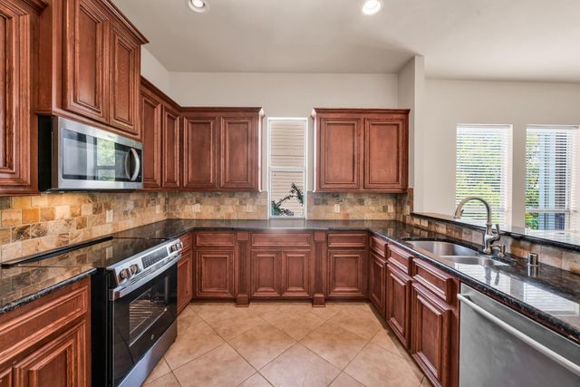1607 W Dallas Street E, Houston, TX 77019