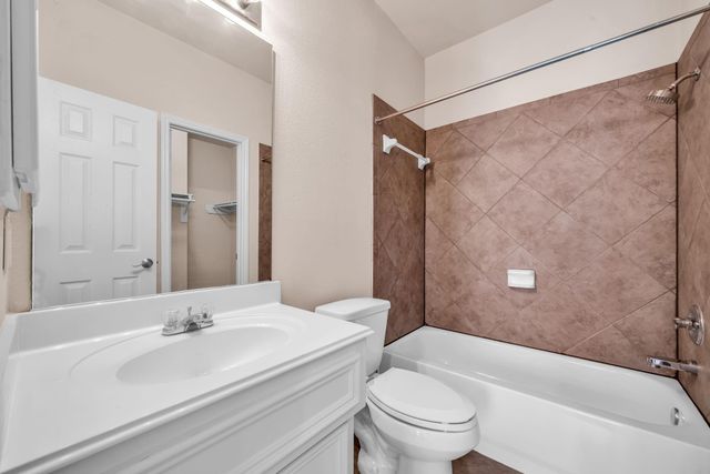 1607 W Dallas Street E, Houston, TX 77019