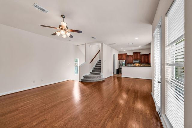 1607 W Dallas Street E, Houston, TX 77019