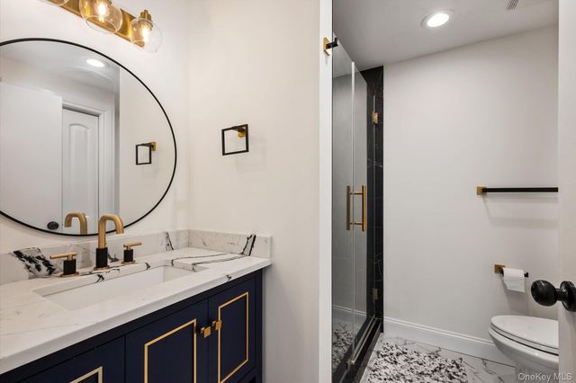 242 Maple Avenue 308, Westbury, NY 11590