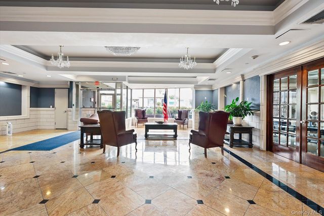 242 Maple Avenue 308, Westbury, NY 11590