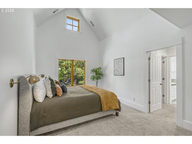 483 Nw SKYLINE CREST Rd, Portland, OR 97229