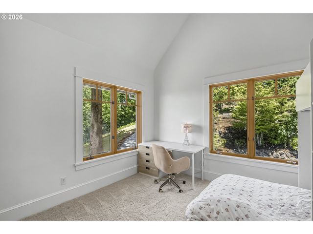 483 Nw SKYLINE CREST Rd, Portland, OR 97229