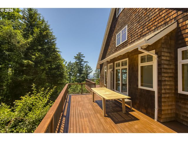 483 Nw SKYLINE CREST Rd, Portland, OR 97229