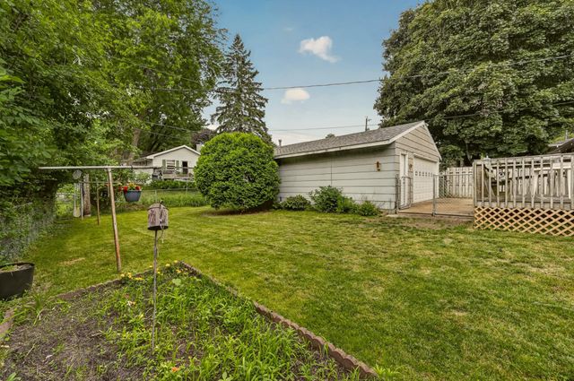 2412 25th Street NW, Rochester, MN 55901