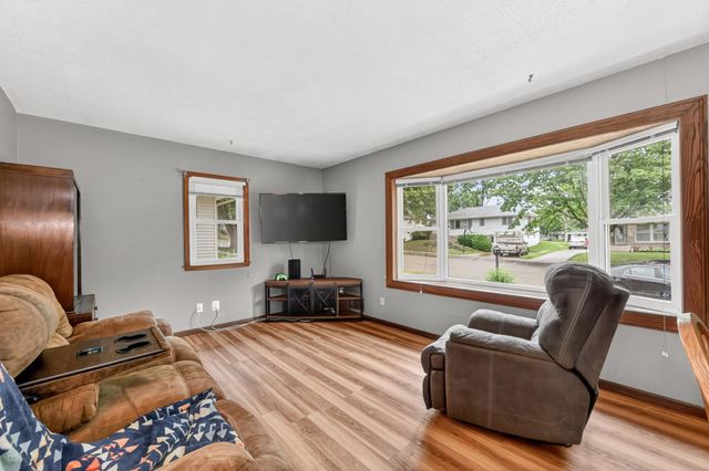 2412 25th Street NW, Rochester, MN 55901