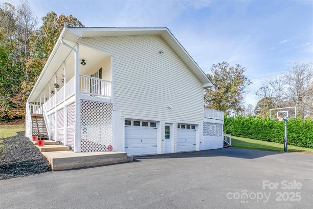 3 Carissa Drive, Weaverville, NC 28787