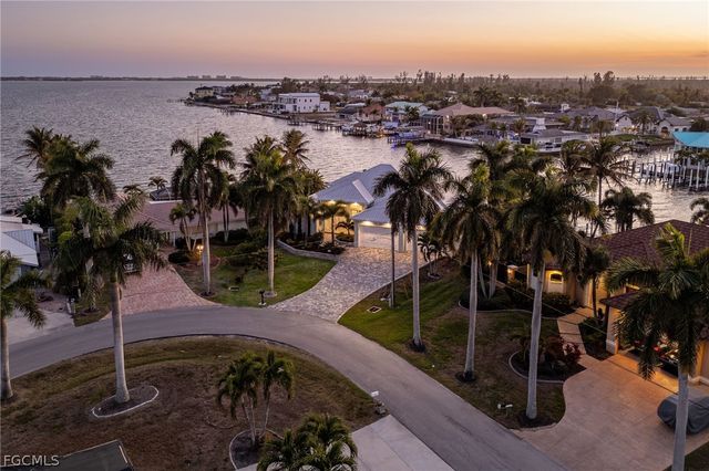 218 Bayshore DR, Cape Coral, FL 33904