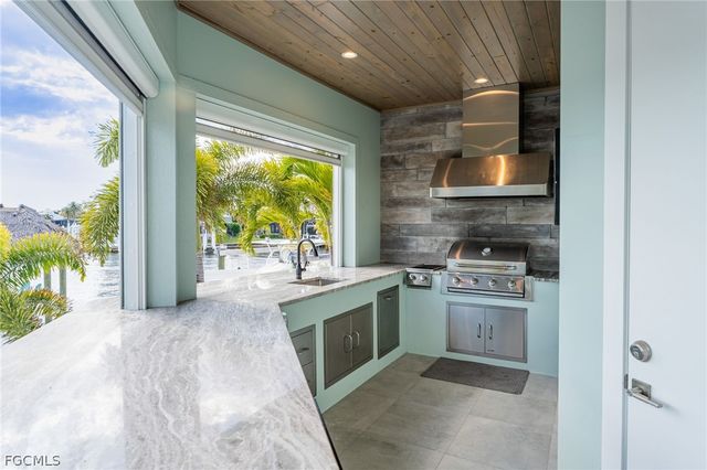 218 Bayshore DR, Cape Coral, FL 33904